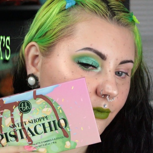 BH Cosmetics "Pistachio" eyeshadow palette - Picture 4 of 10